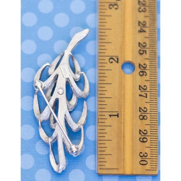 Vintage Silver Leaf Brooch by Crown Trifari - M25 - Picture 2 of 2